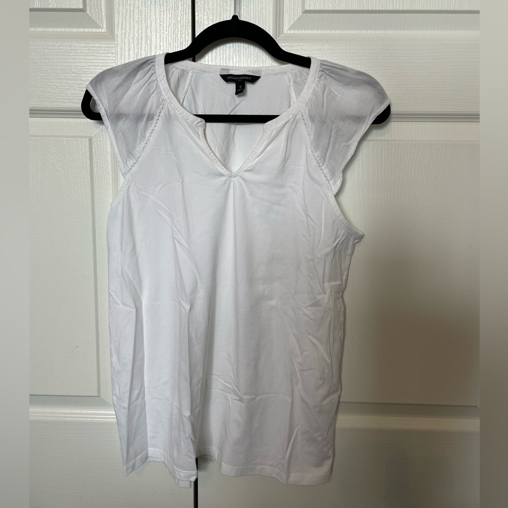 White Banana Republic top. Size small.